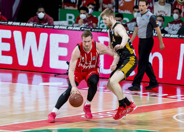 中场方面 中场方面