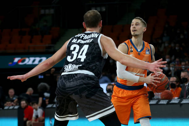 的足球联赛 的足球联赛