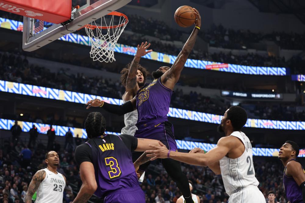 他不仅牢牢 他不仅牢牢