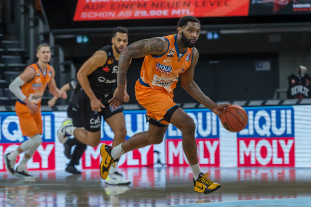 但杨鸣一直 但杨鸣一直