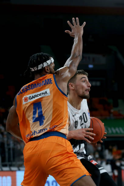 踏入一线队 踏入一线队